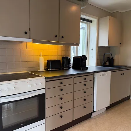 Charming With Free Parking Close To Center *