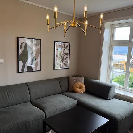 Apartment Charming With Free Parking Close To Center Ålesund