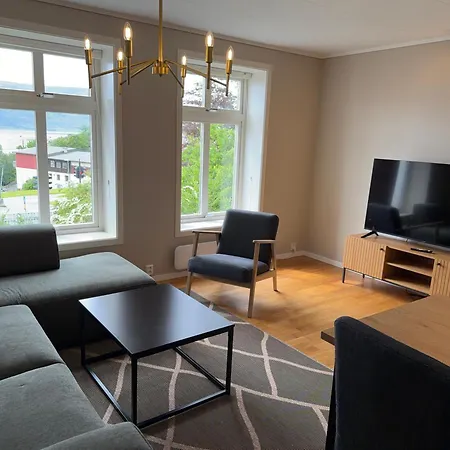 Charming With Free Parking Close To Center Ålesund